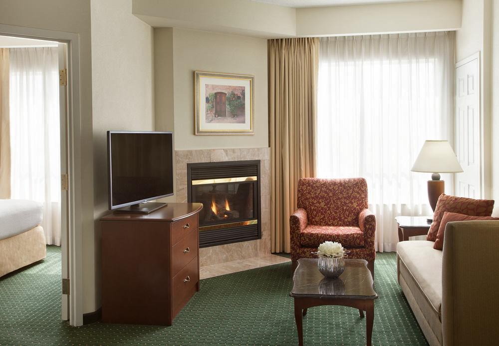 Residence Inn By Marriott Toronto Airport Bagian luar foto