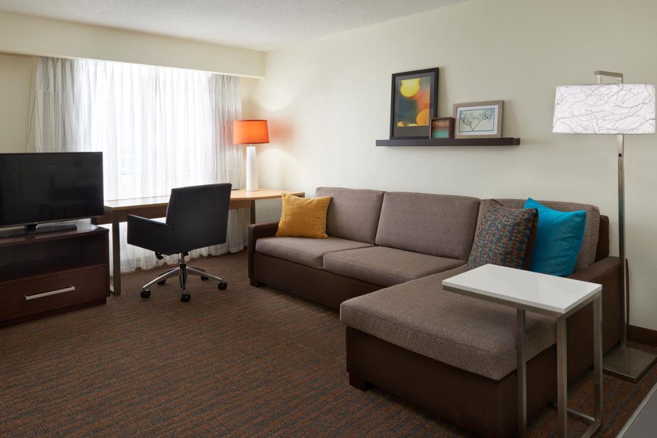 Residence Inn By Marriott Toronto Airport Bagian luar foto