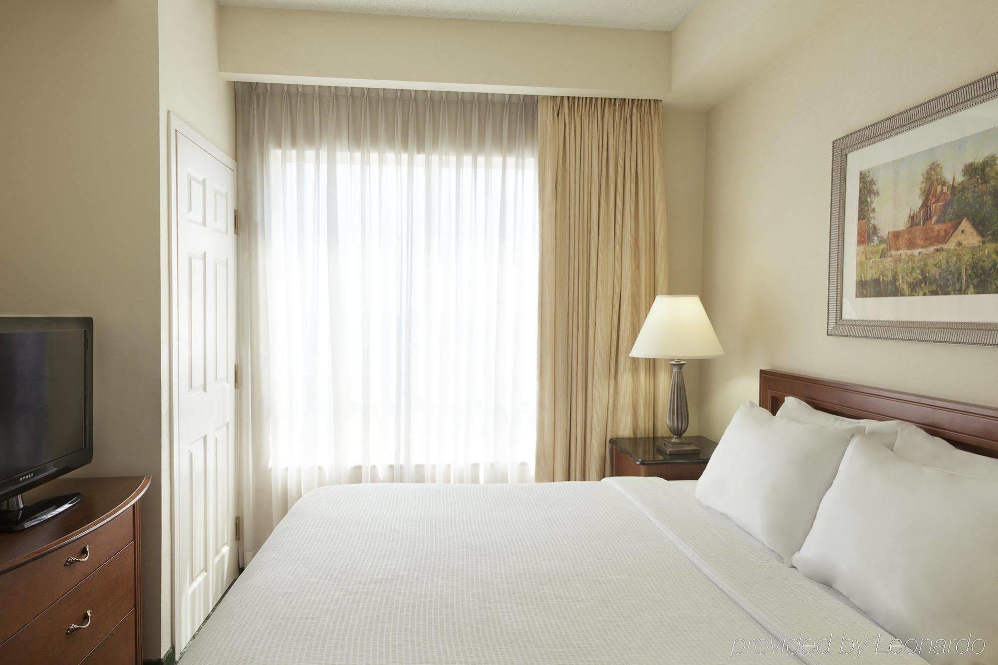 Residence Inn By Marriott Toronto Airport Bagian luar foto